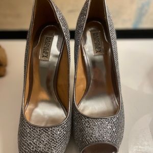 Size 10 Badgley Mischka silver heels
